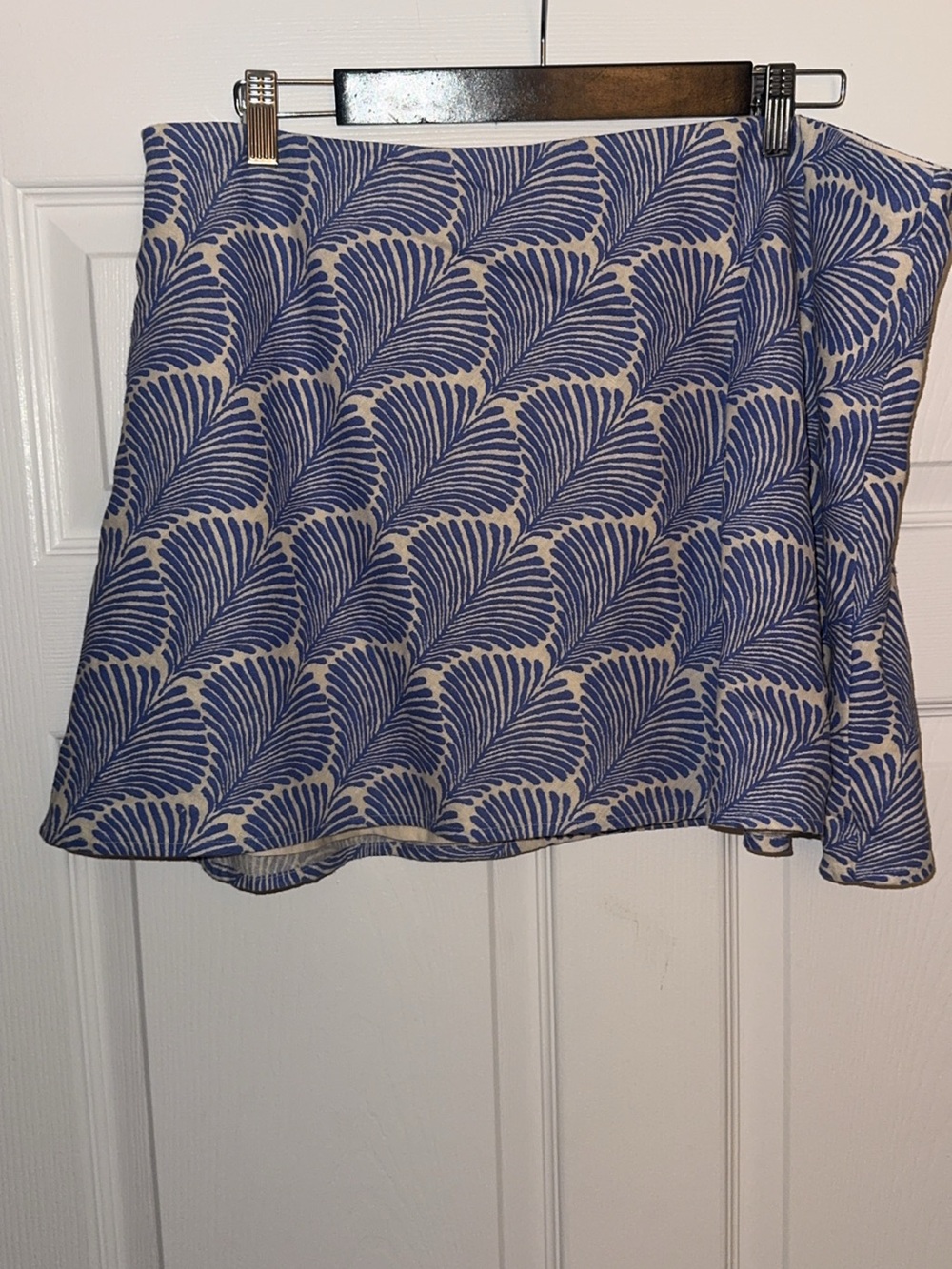 Abercrombie & Fitch Blue and Cream Patterned Skort